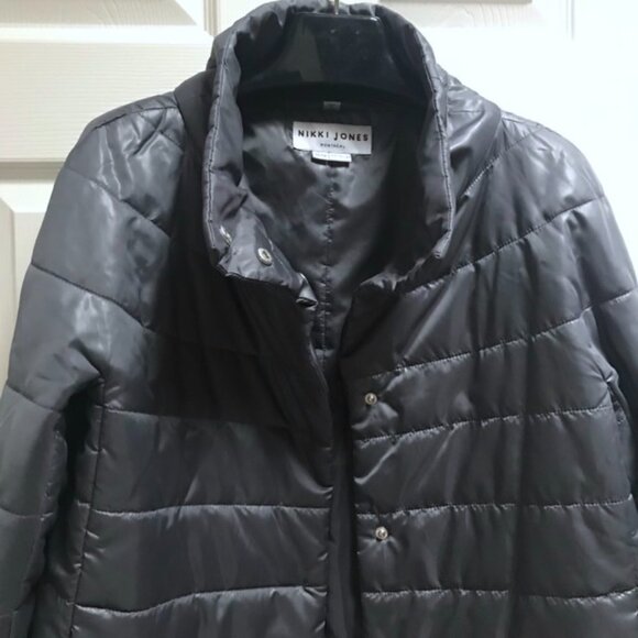 Lovely Nikki Jones 2 in 1 Classic High Collar Coat wth Peuter Silver Vest Jacket - Picture 10 of 12